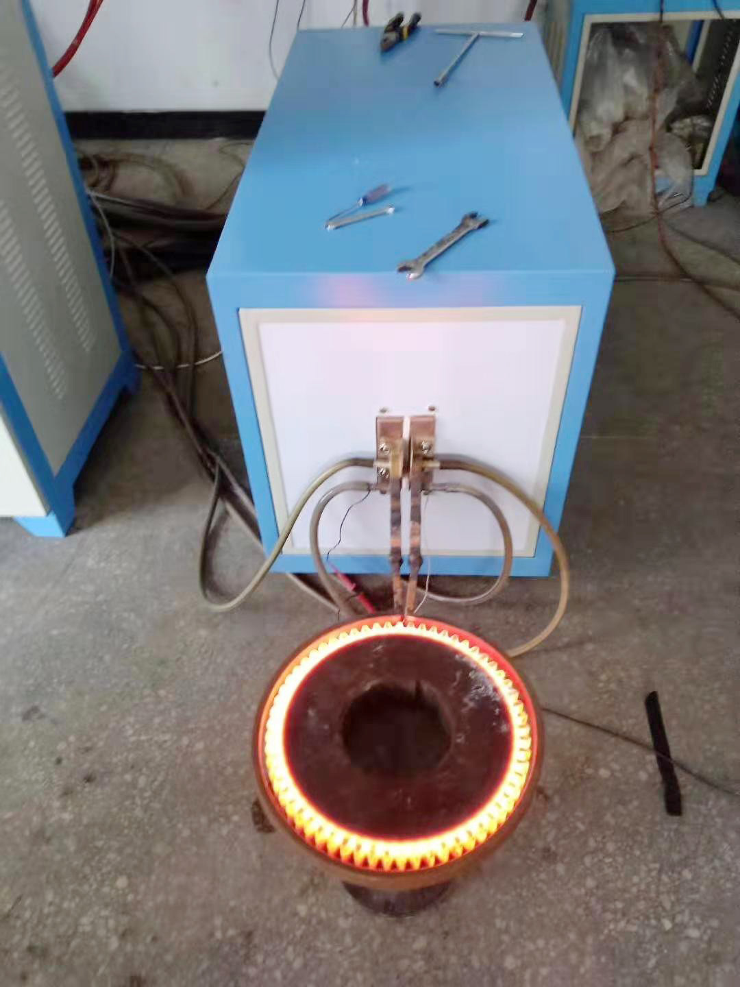 齒輪、鏈輪高頻淬火機